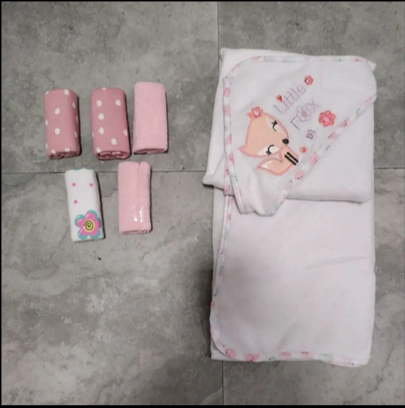 Ensemble Sortie de Bain Bébé + 5 lavette couleur garcon