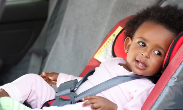 BB SE PROMENE( SIEGE AUTO, PORTE BB,ACC)