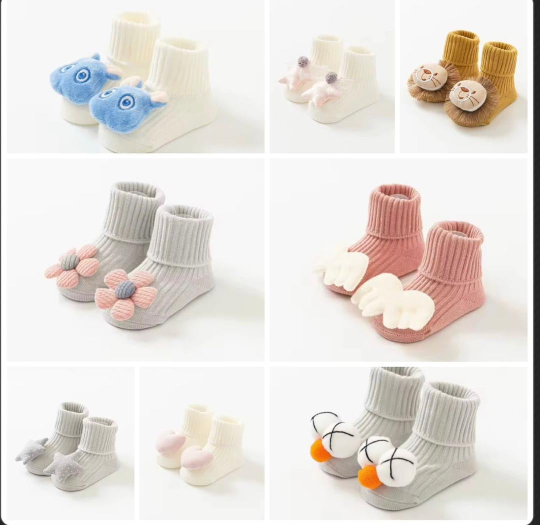 Chaussettes Bébé Antidérapantes avec Motifs 3D – Douces & Confortables