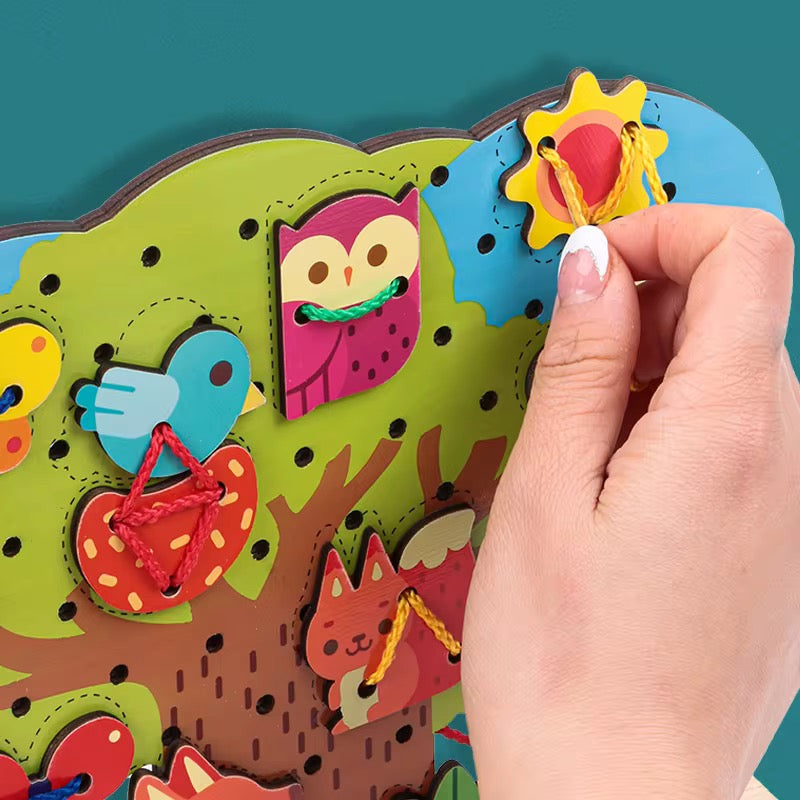 jeux d'eveil- arbre a lacer et animaux