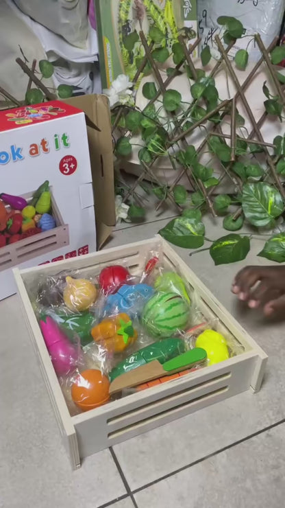 Découpe fruits et légumes avec plateau 17 pcs